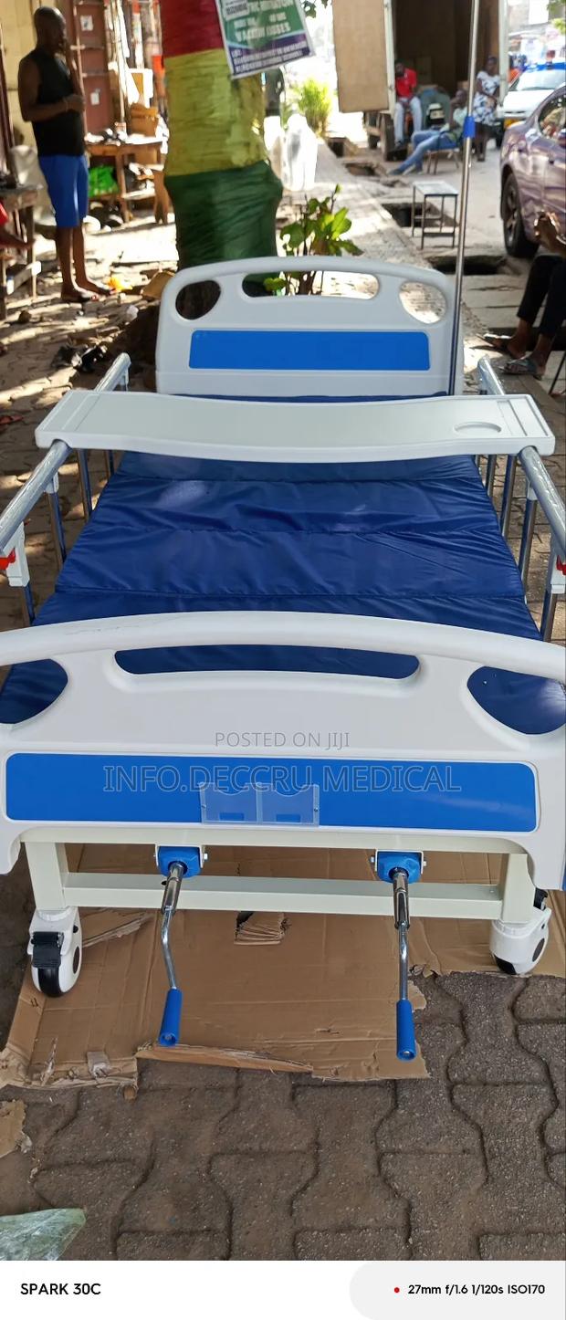 Hospital Bed With Mattress 2cranks · Photo 4