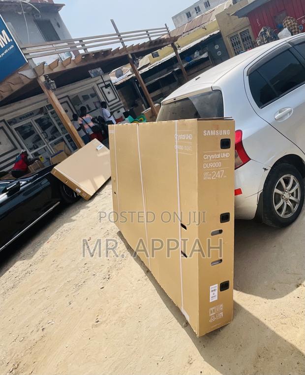 Newly Made Samsung 98du9000 98” Crystal Uhd Tv,Black · Photo 3