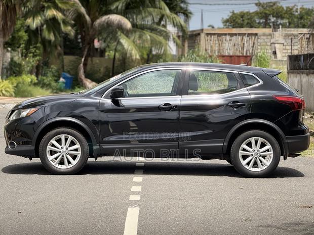 Nissan Qashqai 2018 Black