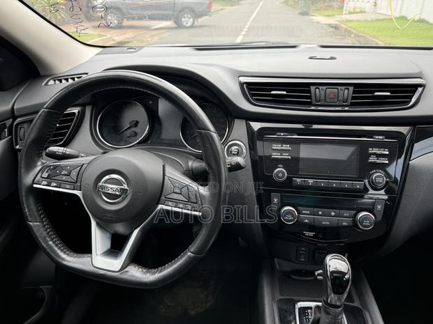 Nissan Qashqai 2018 Black