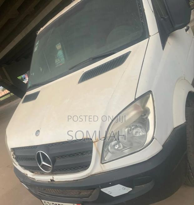 Mercedes-benz Sprinter 2004 White photo 2