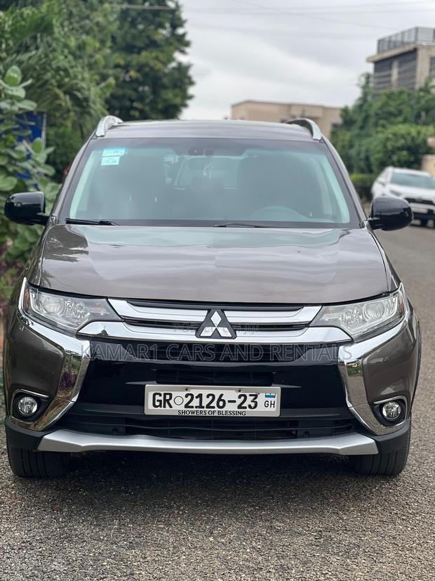 Outlander Mitsubishi · Photo 2