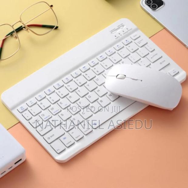 Mini Wireless Azerty Keyboard and Optical Mouse Set in White · Photo 4