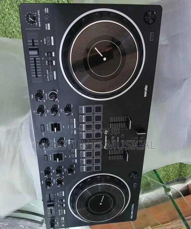 Pioneer Dj DDJ-Rev1 Dj Controller · Photo 4