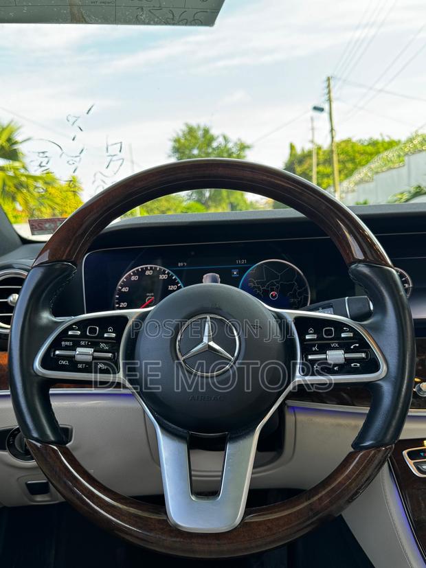 Mercedes-Benz E300 2019 White