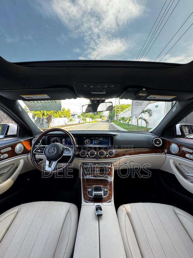 Mercedes-Benz E300 2019 White