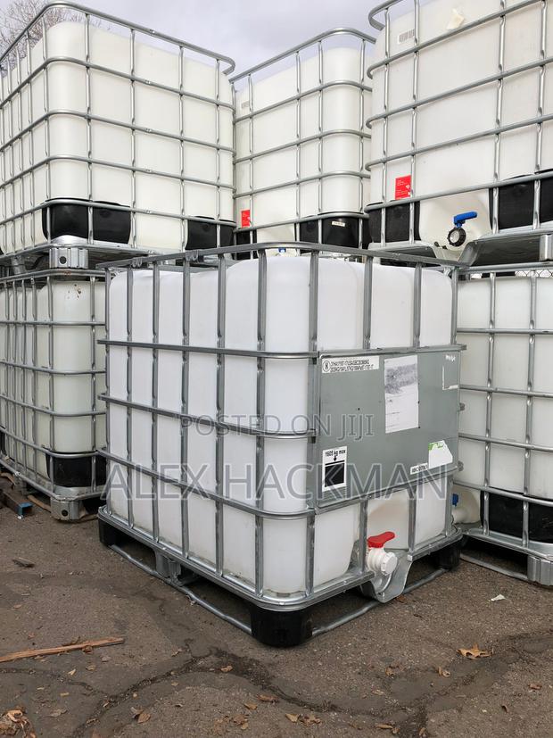 White Polytank With Cage · Photo 2
