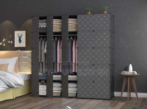 20 Cubes Plastic Wardrobe + Shoe Rack · Photo 2