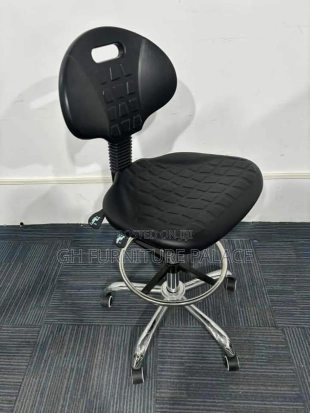 Design Swivel Lab Chair · Photo 2