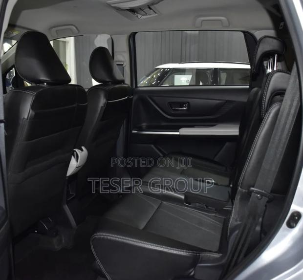 New Toyota Veloz 1.5 CVT FWD 2024 Silver photo 5
