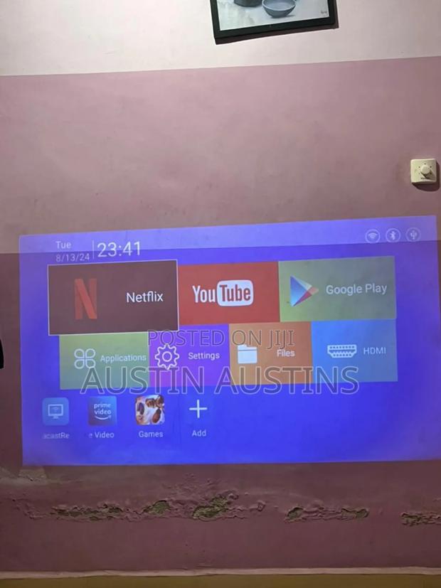 Portable Mini Android Projector With Retro Games and Pad photo 2