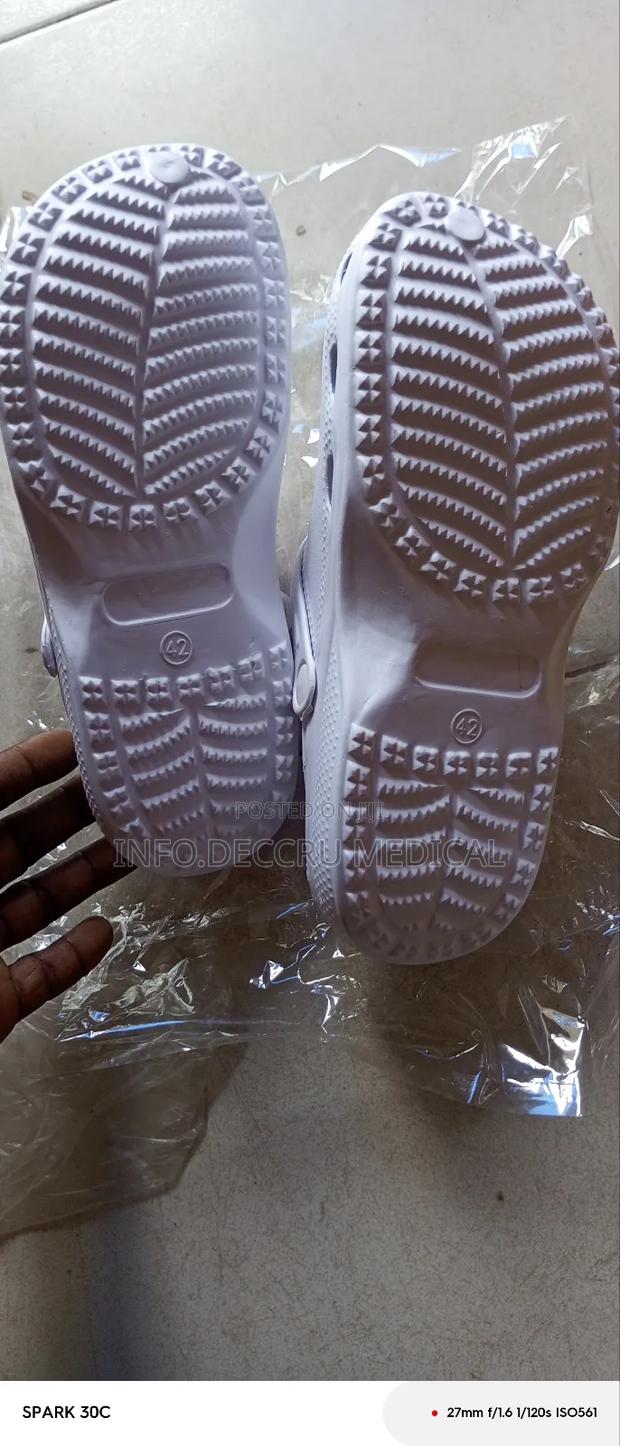 Scrub Shoes · Photo 4