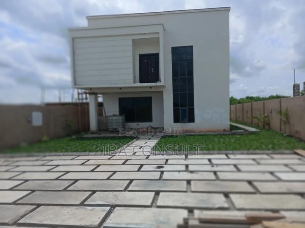 4bdrm House in Adenta Amrahia for sale · Photo 2