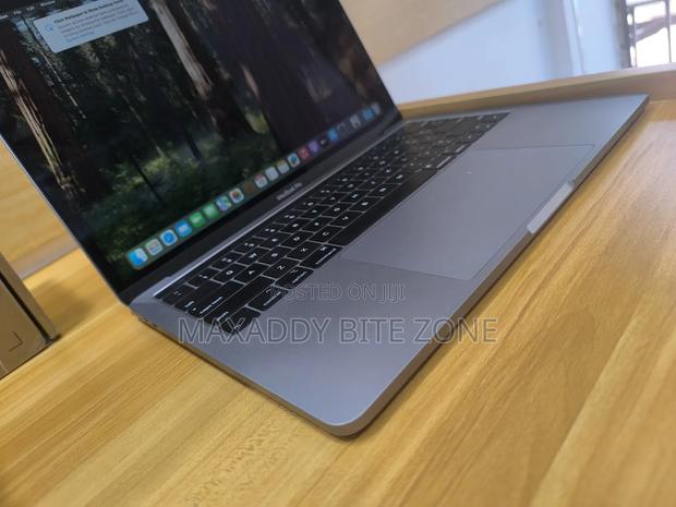 Laptop Apple MacBook Pro 2019 8GB Intel Core i5 SSD 500GB photo 2
