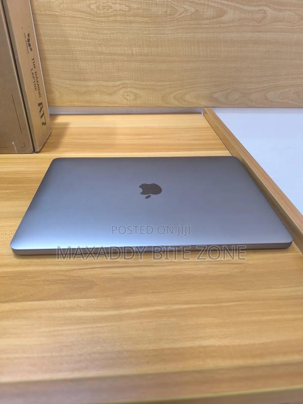 Laptop Apple MacBook Pro 2019 8GB Intel Core i5 SSD 500GB photo 4