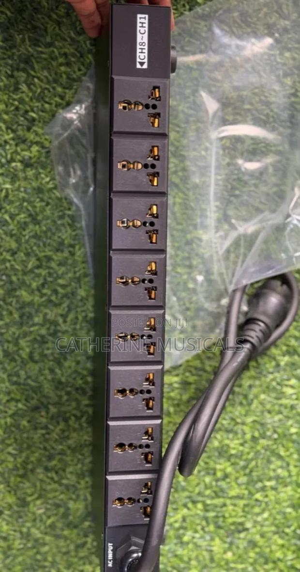 10 Channel Power Sequencer With Breaker · Photo 4