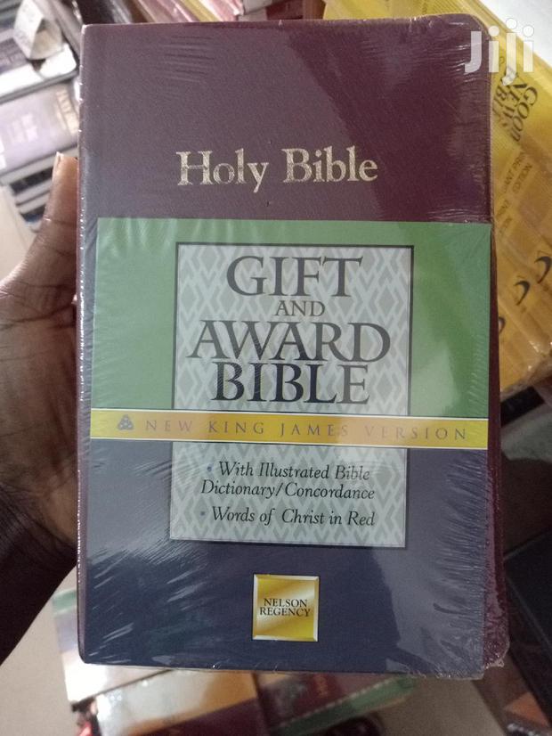Gift and Award Holy Bible (NKJV) · Photo 1