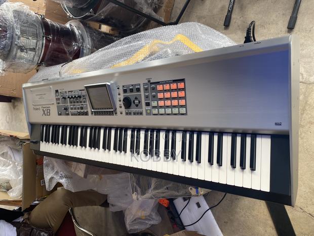 Roland Fantom X8 · Photo 4