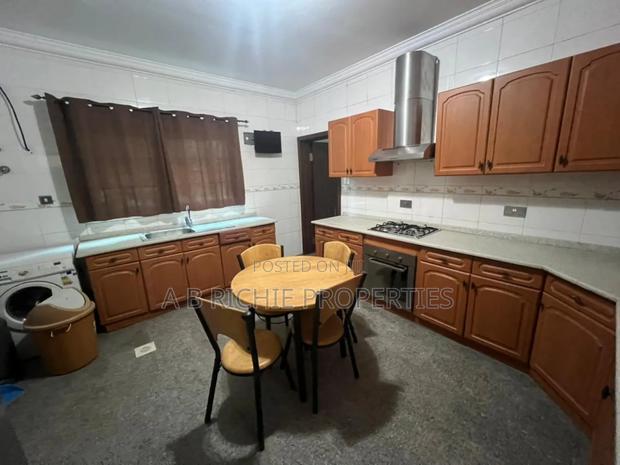 Furnished 4bdrm Apartment for sale · Photo 4