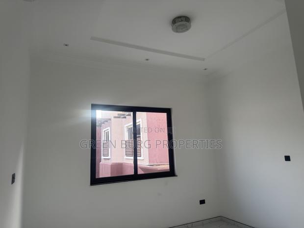 5bdrm Mansion in Green, East Legon for sale photo 12