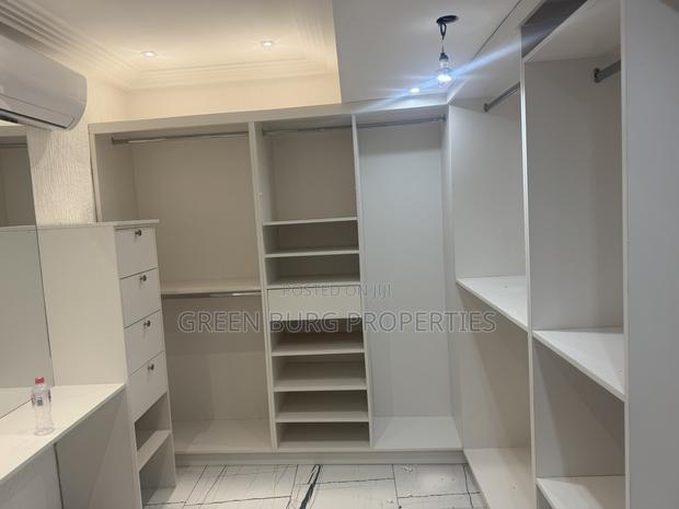 5bdrm Mansion in Green, East Legon for sale photo 8