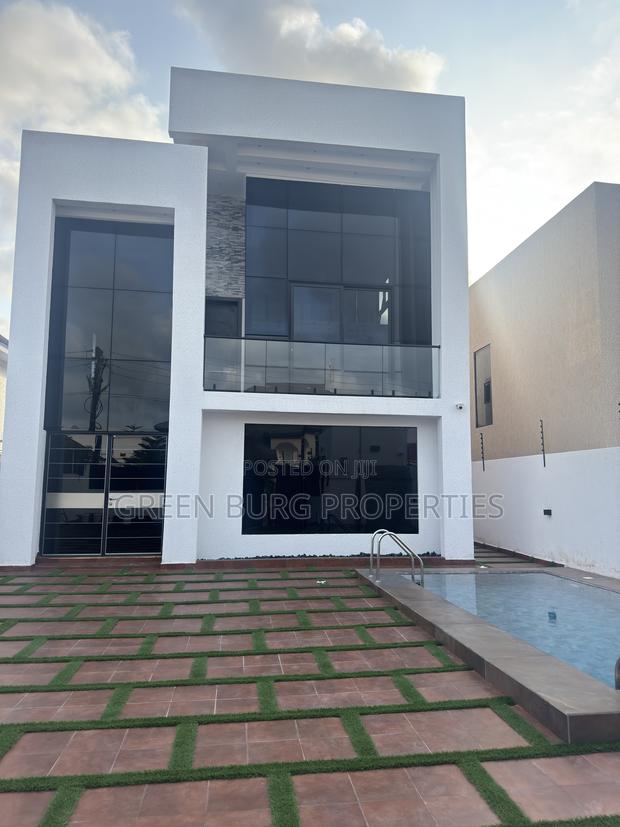 5bdrm Mansion in Green, East Legon for sale photo 4