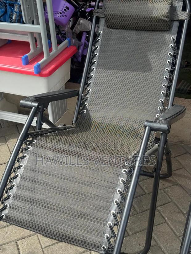 Beautiful Lazy Design Chair · Photo 2