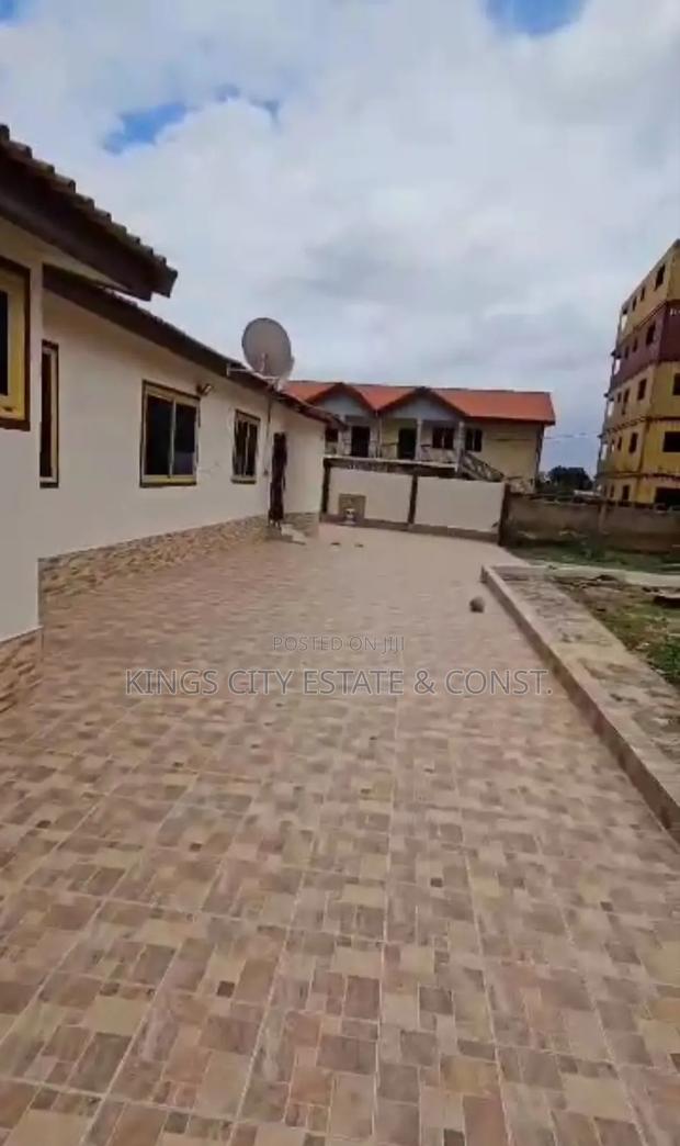 Genuine 2 Plots With 3 Bedroom House for Sale. photo 3