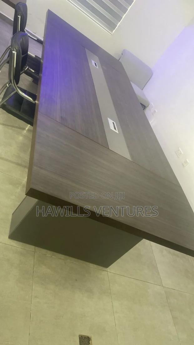 Meeting Table · Photo 2