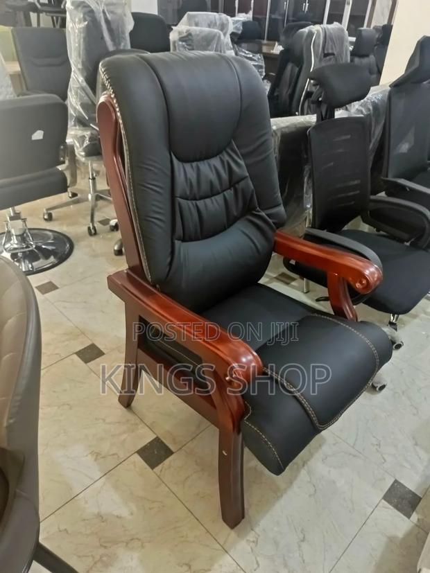 Executive Pastors Office Chair · Photo 2