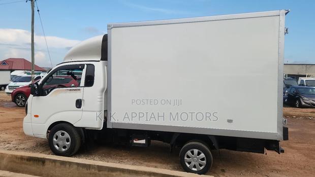 Kia Bongo 3 Container Truck photo 2