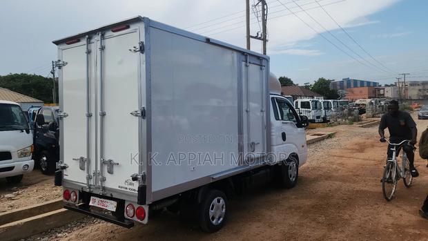 Kia Bongo 3 Container Truck photo 3