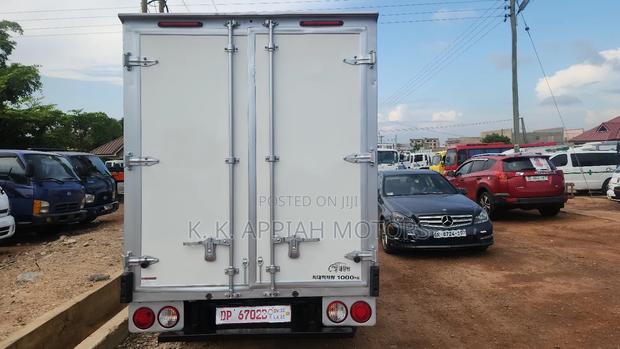 Kia Bongo 3 Container Truck photo 4