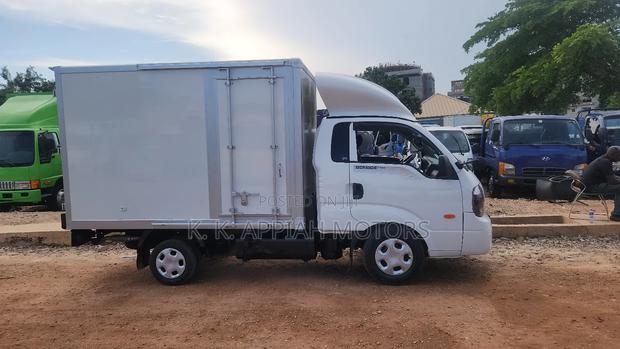 Kia Bongo 3 Container Truck photo 6