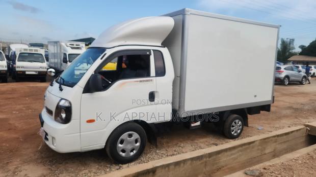 Kia Bongo 3 Container Truck photo 7