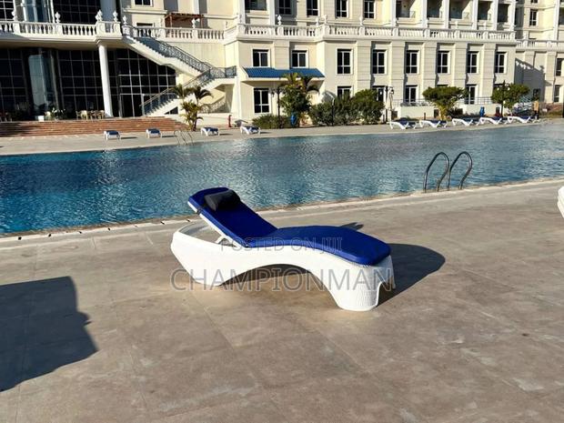Pool Side Bed photo 2