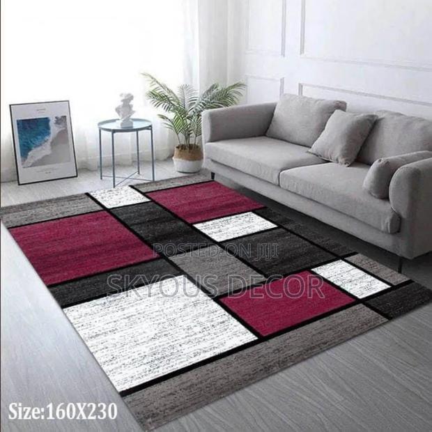 3d Box Design Carpet With Whine and Black Colours · Photo 2