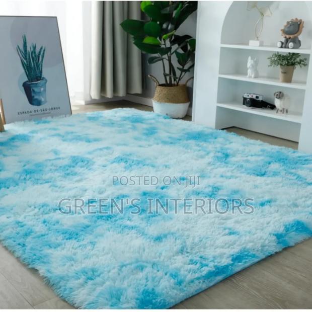 Normal Weight Fluffy Carpet Available · Photo 2