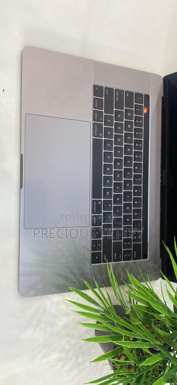 Laptop Apple MacBook Pro 2017 16GB Intel Core I5 SSD 512GB photo 3