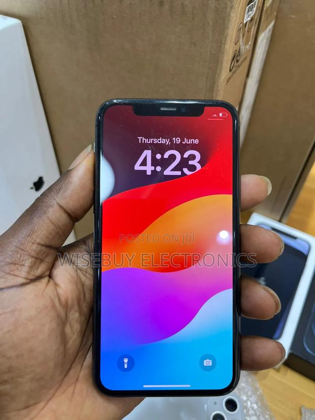 Apple iPhone 11 Pro 64 GB Black photo 2