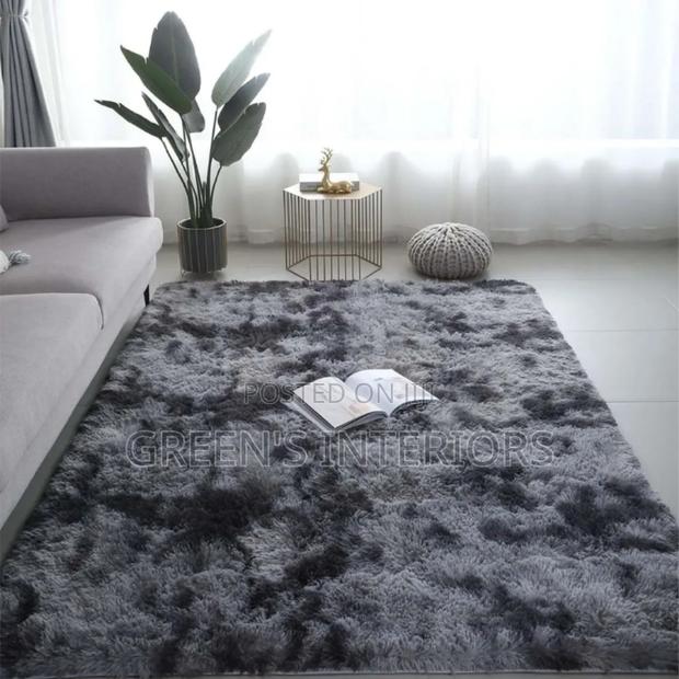 Light Weight Fluffy Carpet Available · Photo 1