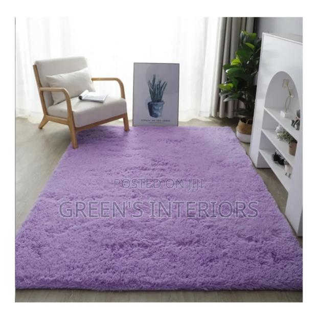Normal Weight Purple Fluffy Carpet · Photo 1