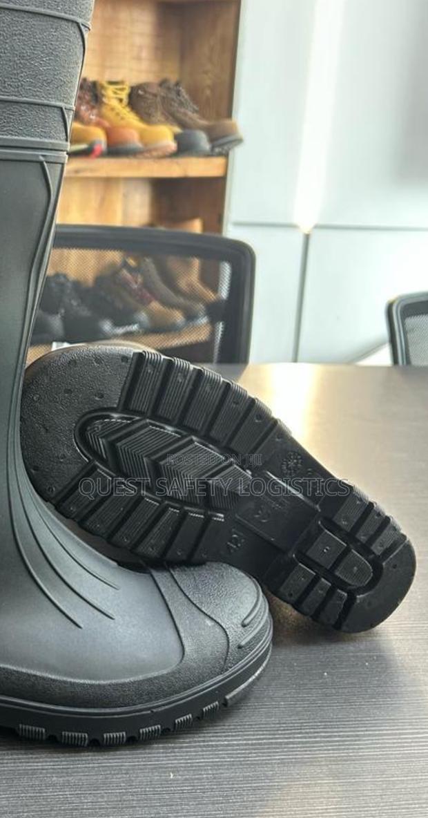 Steel Toe Wellingtoon Boot · Photo 4