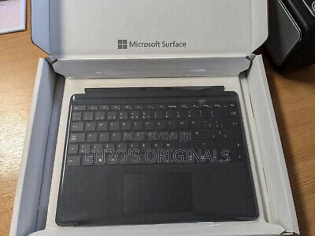 Microsoft Surface Pro 8, 9 And Pro 11 Keyboard Type Cover photo 5