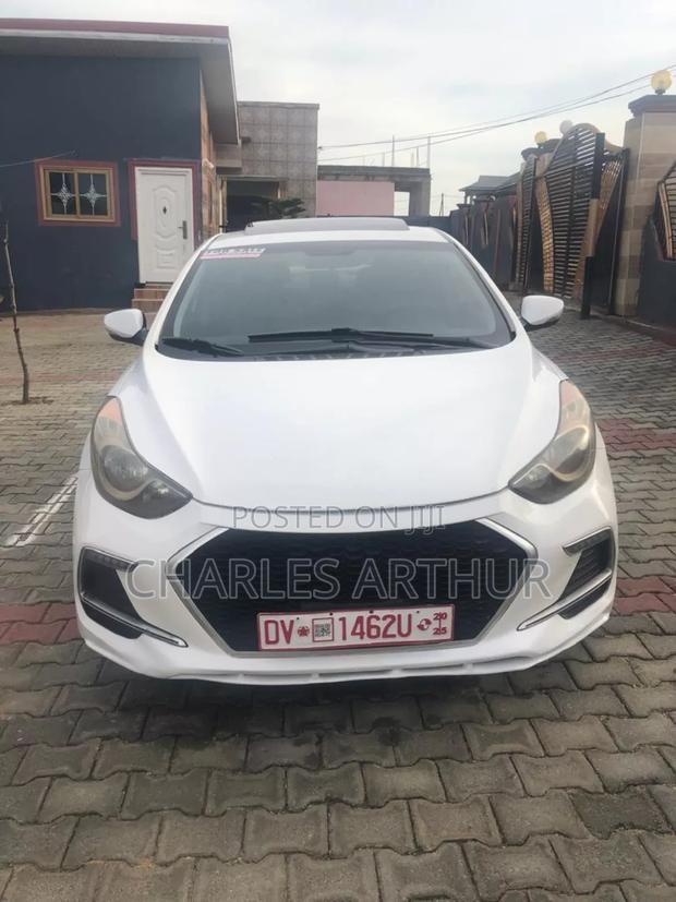 Hyundai Elantra Limited 4dr Sedan (1.8L 4cyl 6A) 2014 White