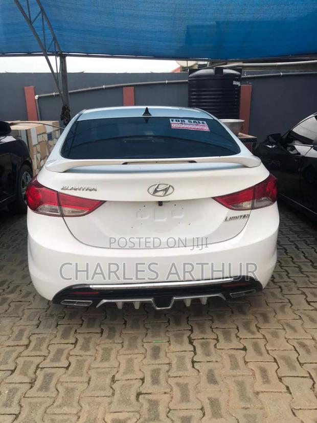 Hyundai Elantra Limited 4dr Sedan (1.8L 4cyl 6A) 2014 White
