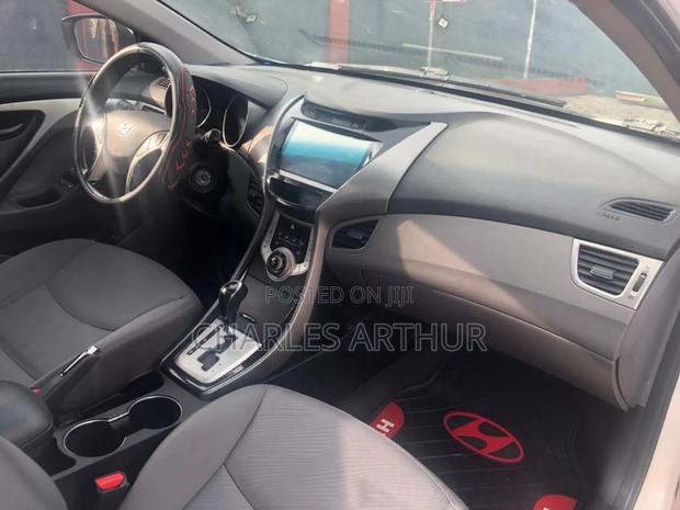 Hyundai Elantra Limited 4dr Sedan (1.8L 4cyl 6A) 2014 White