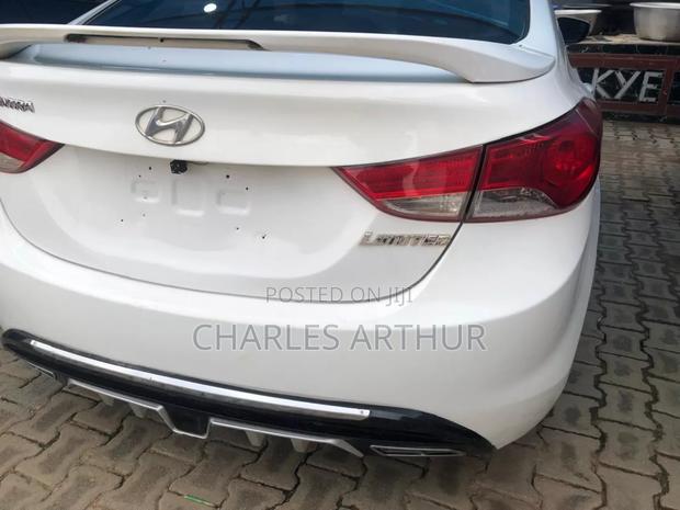 Hyundai Elantra Limited 4dr Sedan (1.8L 4cyl 6A) 2014 White