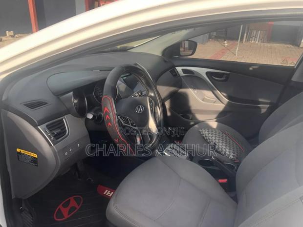 Hyundai Elantra Limited 4dr Sedan (1.8L 4cyl 6A) 2014 White