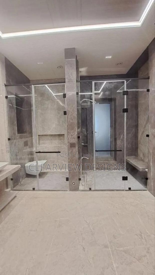 Durable Glass Shower Cubicle · Photo 2